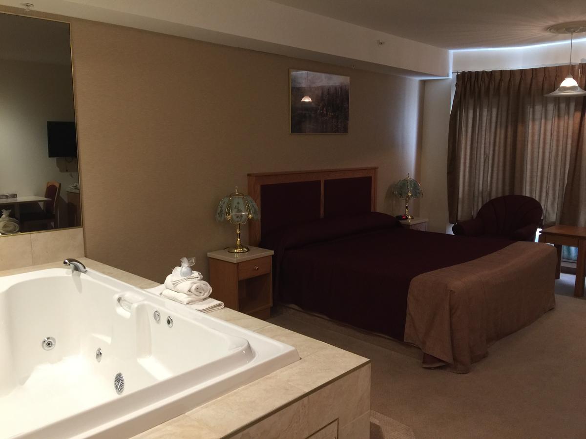 New Imperial Suites Whitecourt Eksteriør bilde