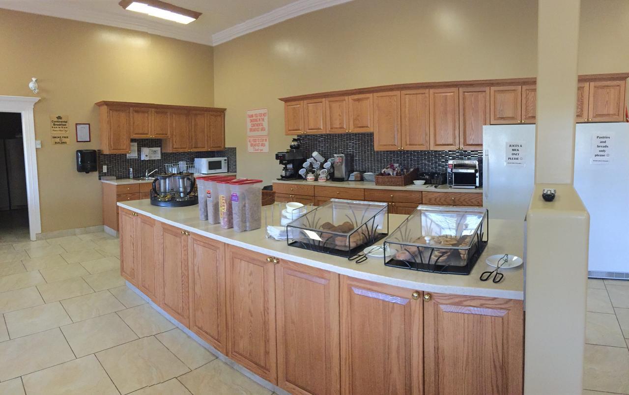 New Imperial Suites Whitecourt Eksteriør bilde